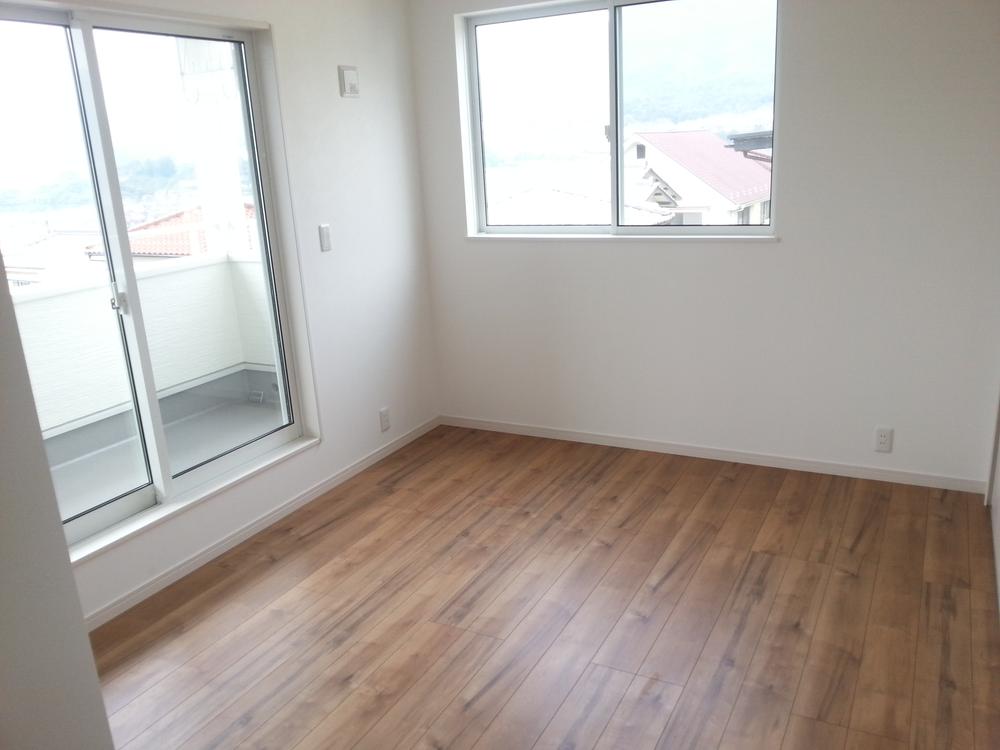 Other introspection. Indoor (June 2013) Shooting