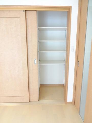 Receipt. Living storage