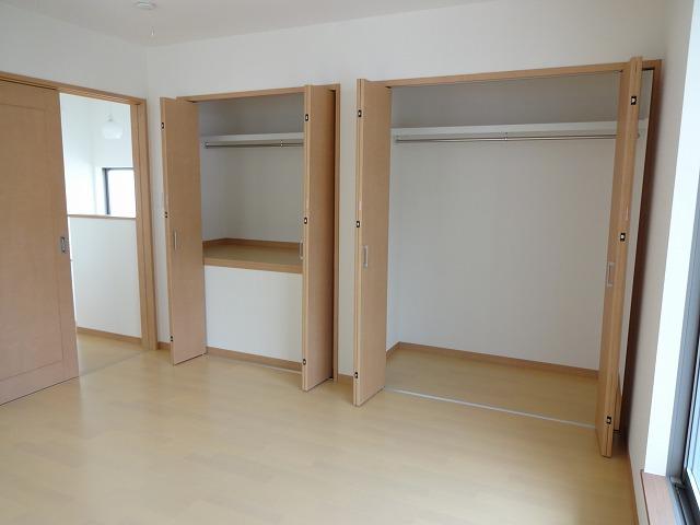 Receipt. The second floor of a large-capacity storage! Cloak rooms is also happy point in all rooms