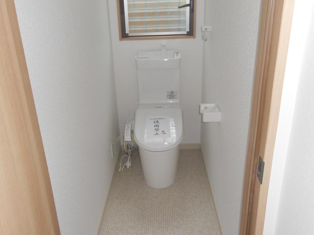 Toilet. Indoor (March 2013) Shooting