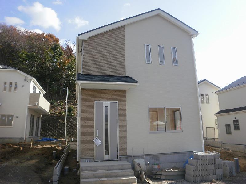 Local appearance photo. Local (12 May 2013) Shooting