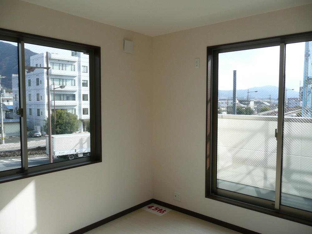 Non-living room. Indoor (February 2012) Shooting