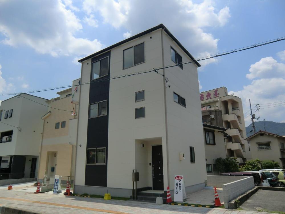 Local appearance photo. (April 2012) shooting