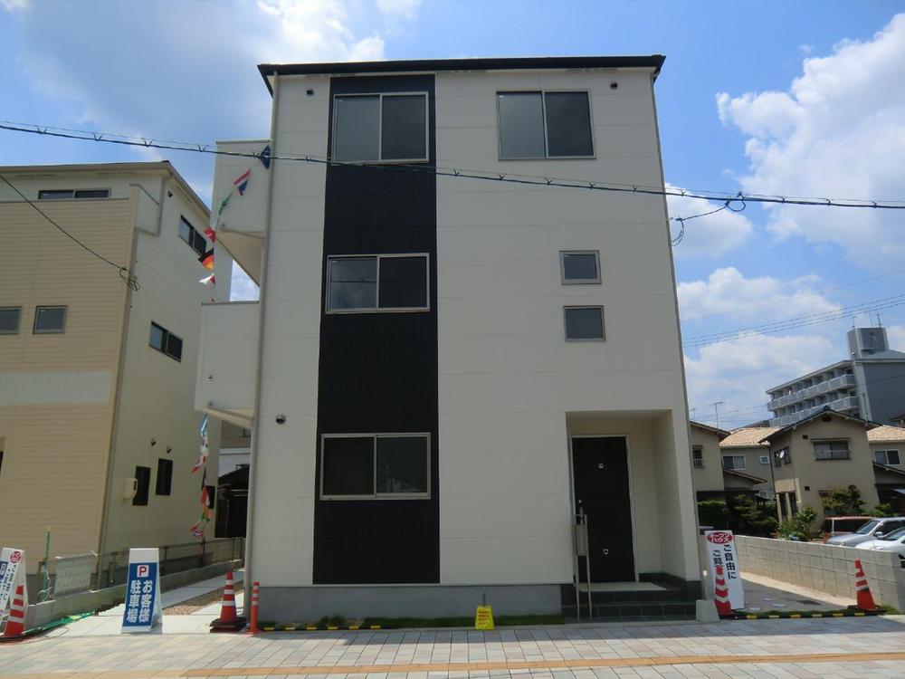 Local appearance photo. (April 2012) shooting