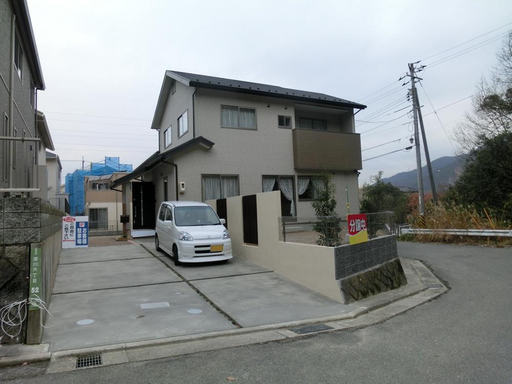 Local appearance photo. Local (12 May 2013) Shooting