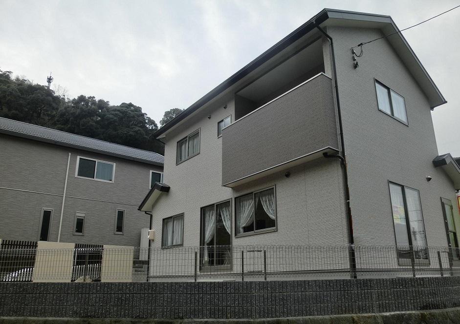 Local appearance photo. Local (12 May 2013) Shooting