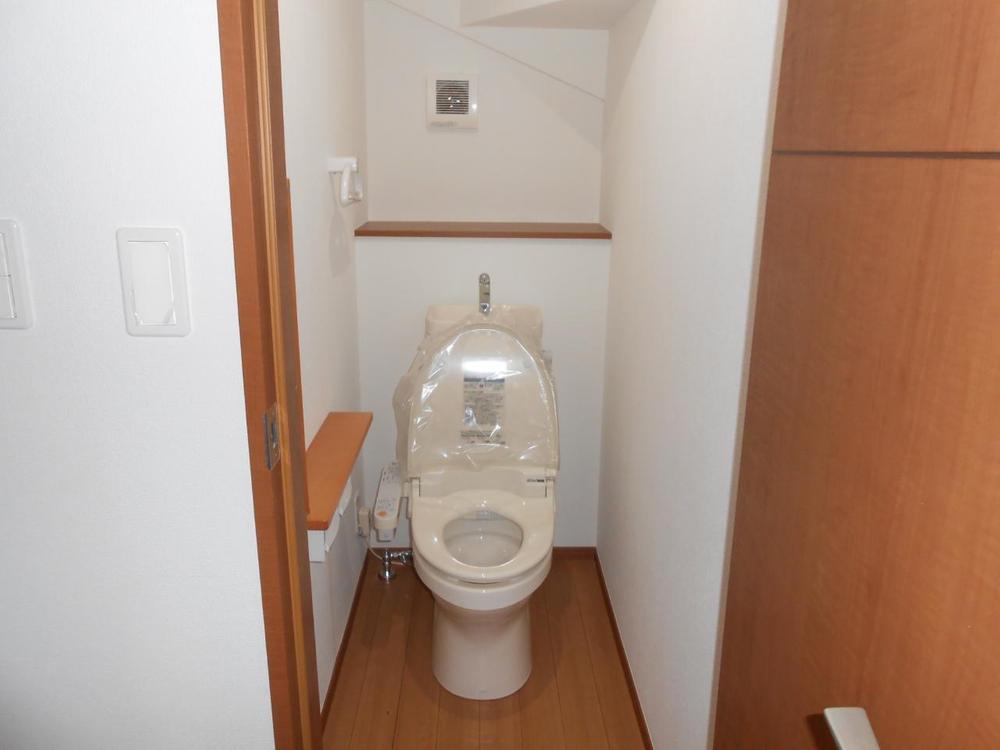 Toilet. (November 2013) Shooting