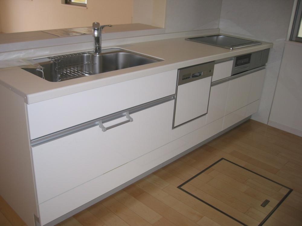 Kitchen. Room (May 2013) Shooting