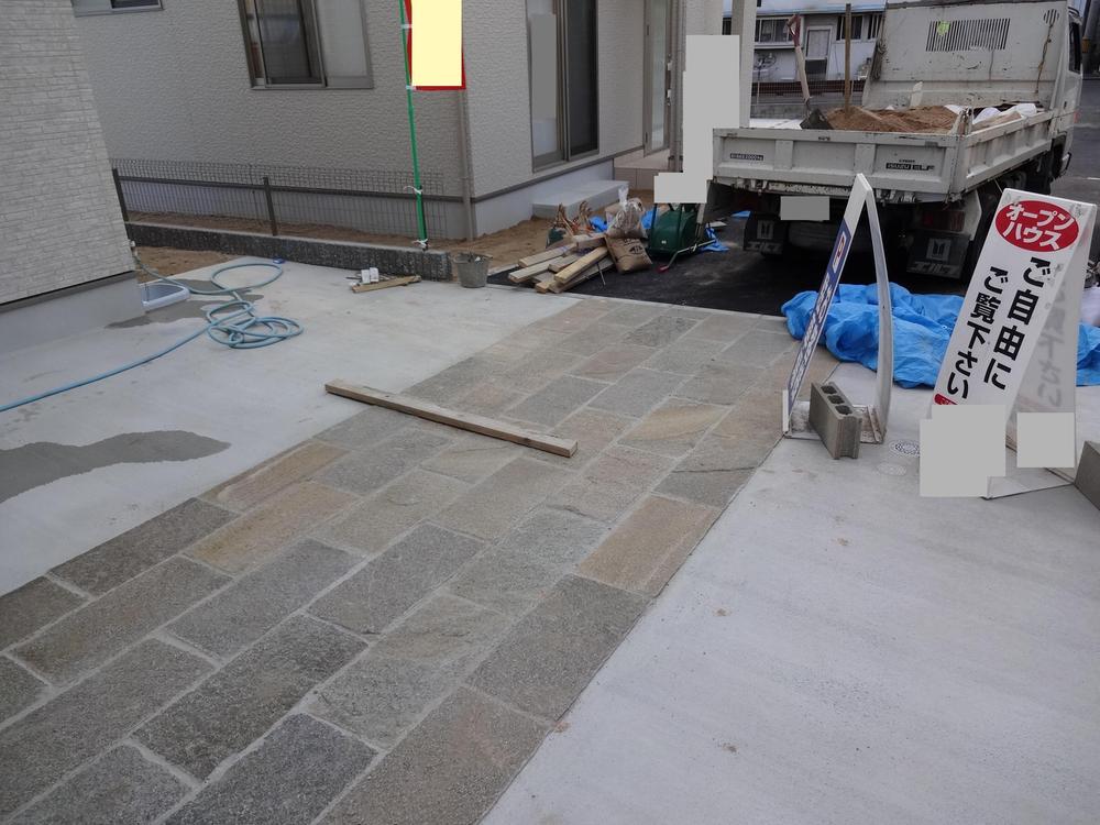 Parking lot. Local (10 May 2013) Shooting