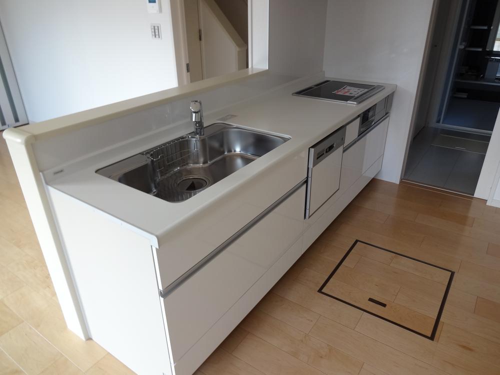 Kitchen. Indoor (10 May 2013) Shooting