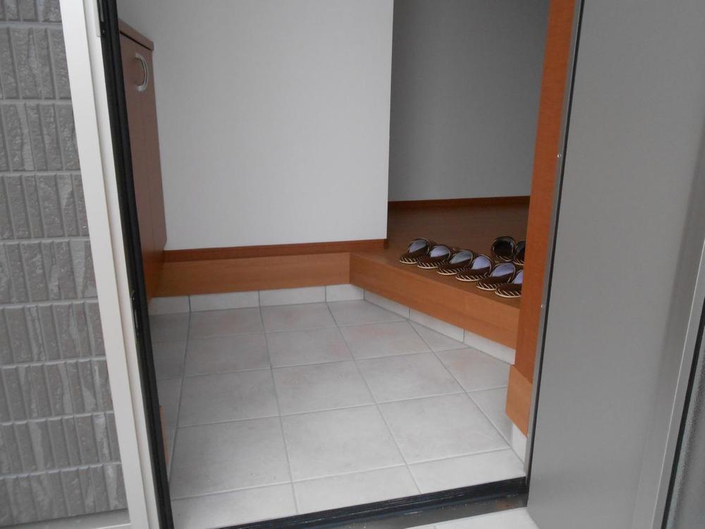 Entrance. (November 2013) Shooting