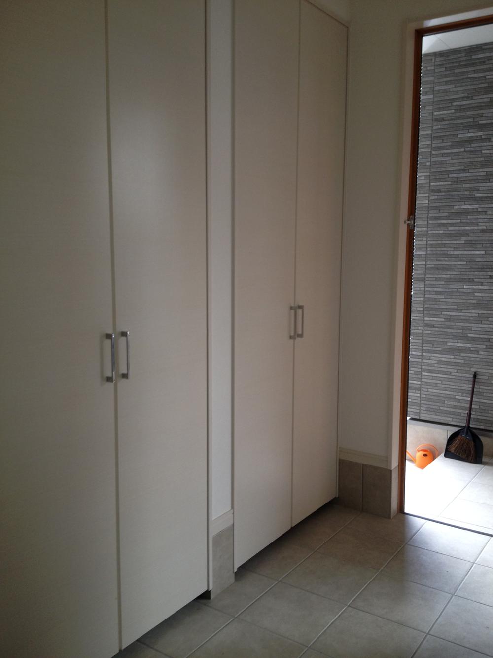 Receipt. There are many entrance storage