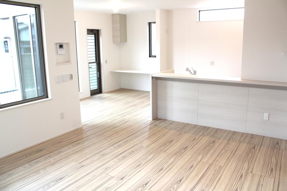 Living.  ※ It is a photograph of our company of the same type Property. There is the case that in fact a somewhat different. 