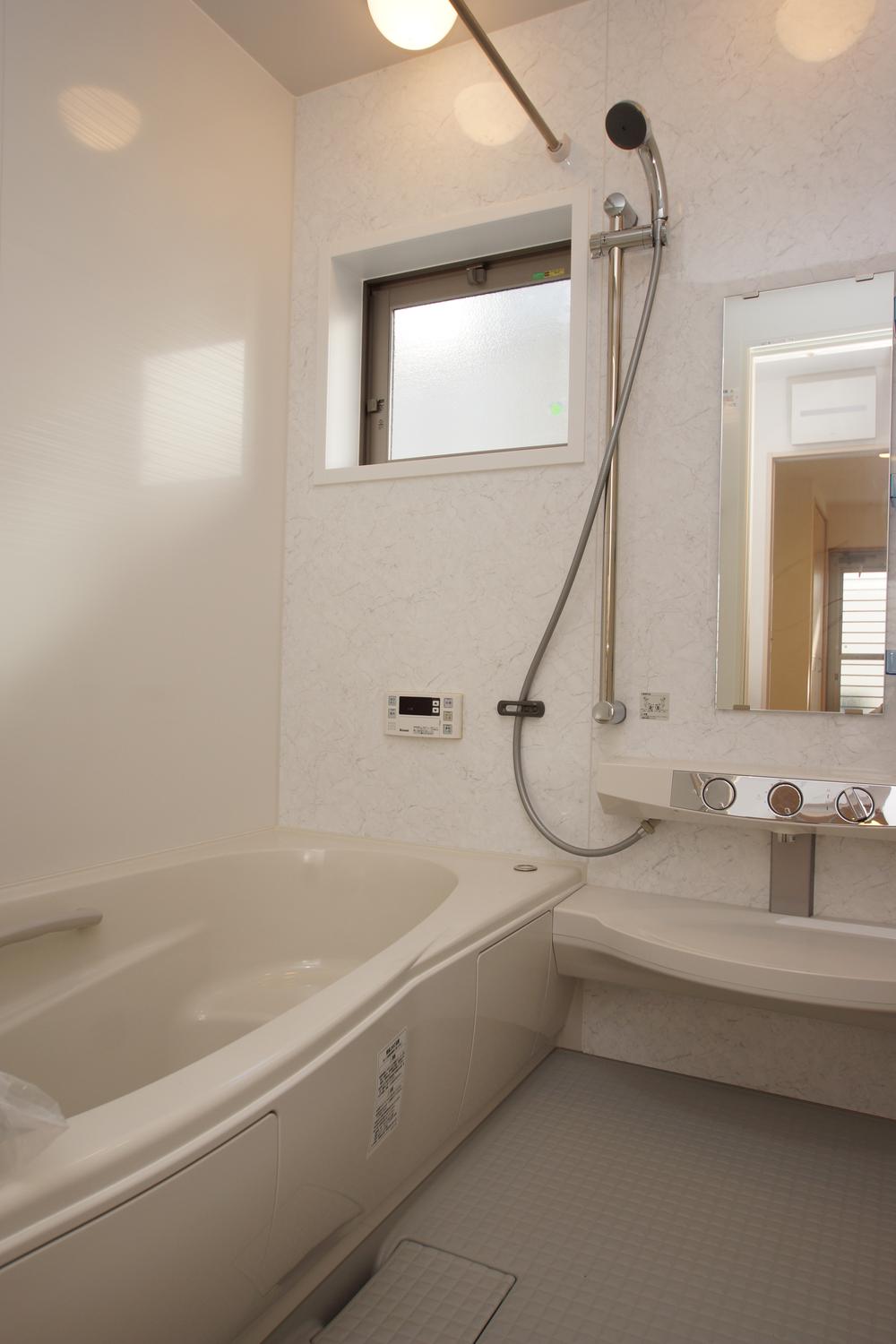 Bathroom. Indoor (12 May 2013) Shooting