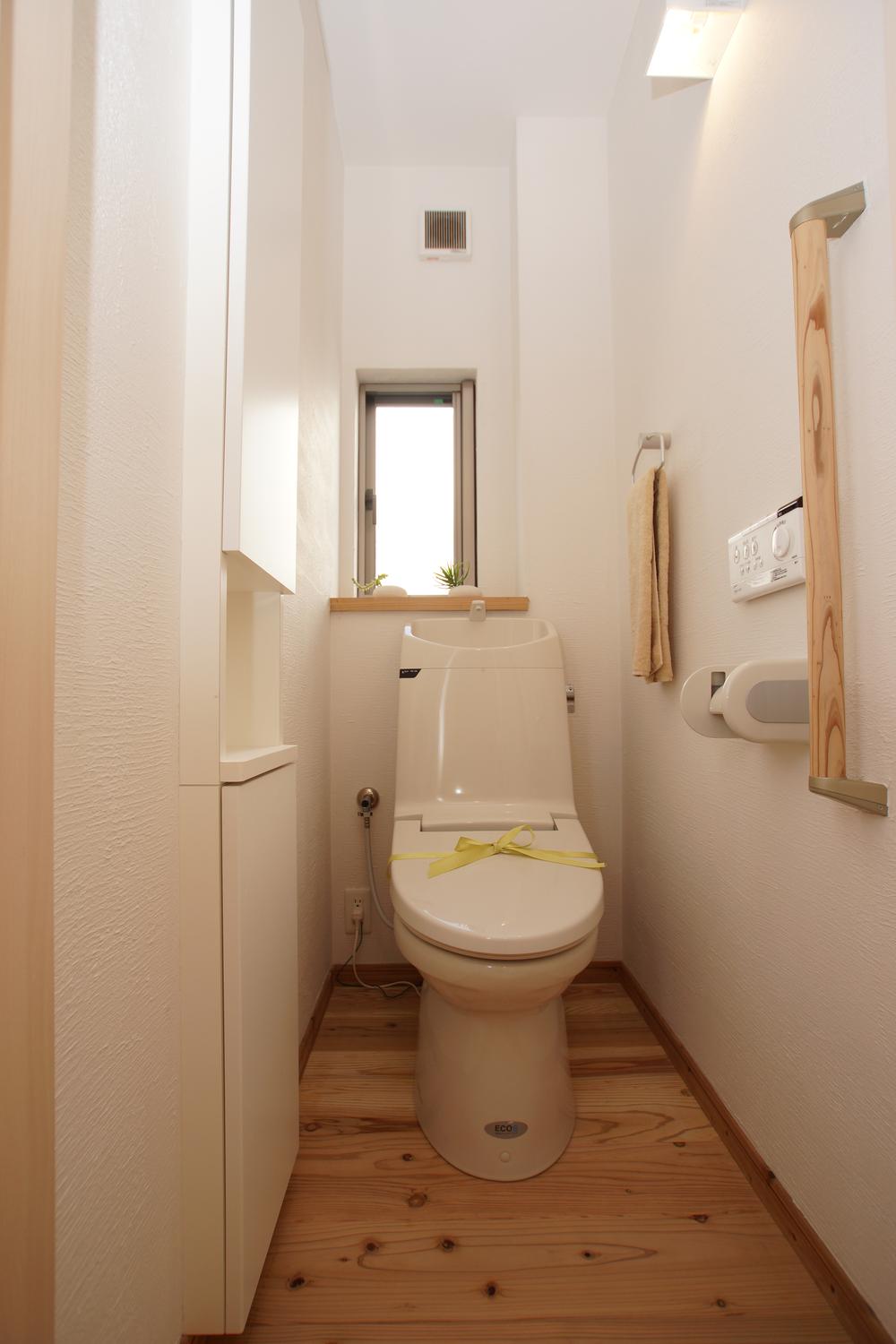 Other Equipment. It is with the remote control washed with full auto type! Also installed a very useful cabinet housed in small items clutter tend to toilet! 