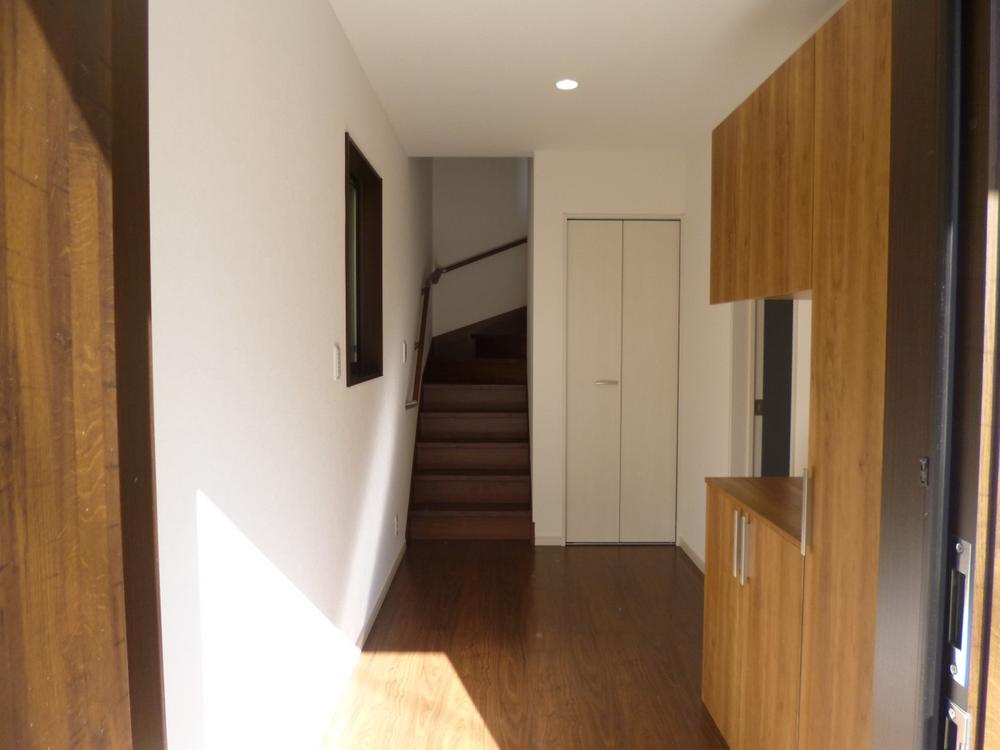 Entrance. (November 2013) Shooting