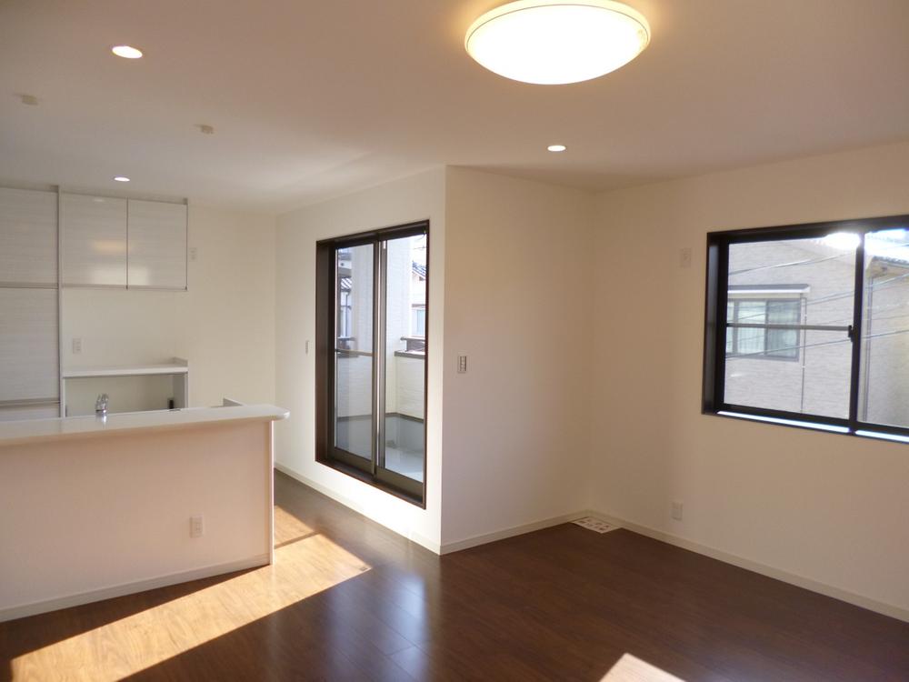 Living. (November 2013) Shooting