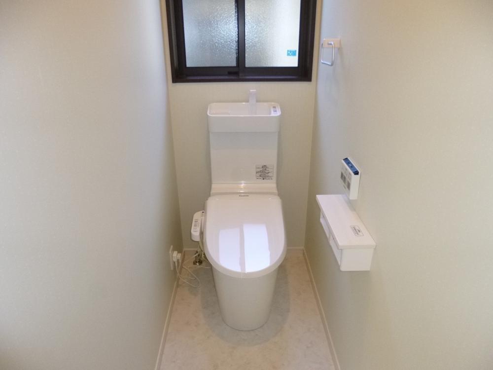 Toilet. (November 2013) Shooting