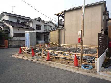 Local photos, including front road. Local (12 May 2013) Shooting