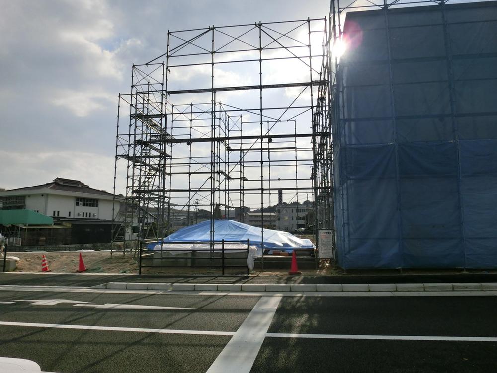 Local appearance photo. Local (11 May 2013) Shooting