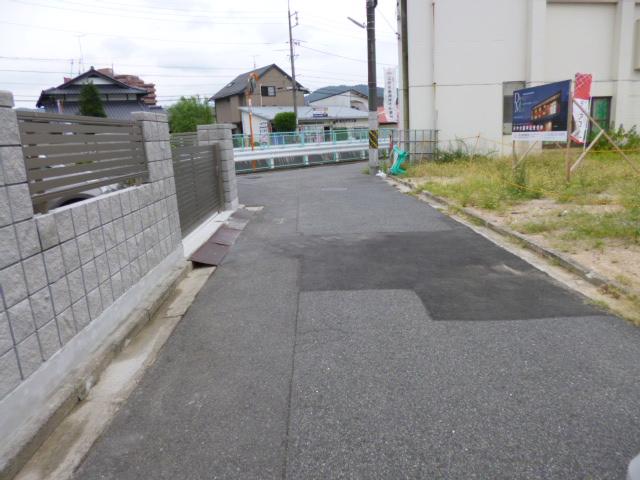 Local photos, including front road. Local (August 2013) Shooting