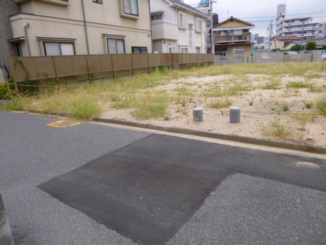 Local photos, including front road. Local (August 2013) Shooting