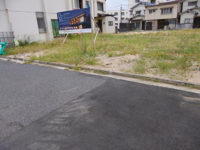 Local photos, including front road. Local (August 2013) Shooting