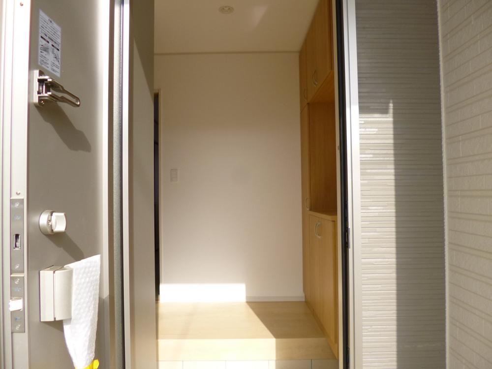 Entrance. (December 2013) Shooting