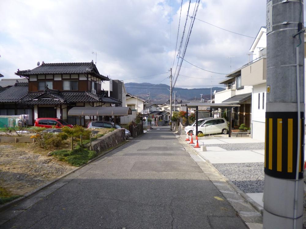 Local photos, including front road. (December 2013) Shooting