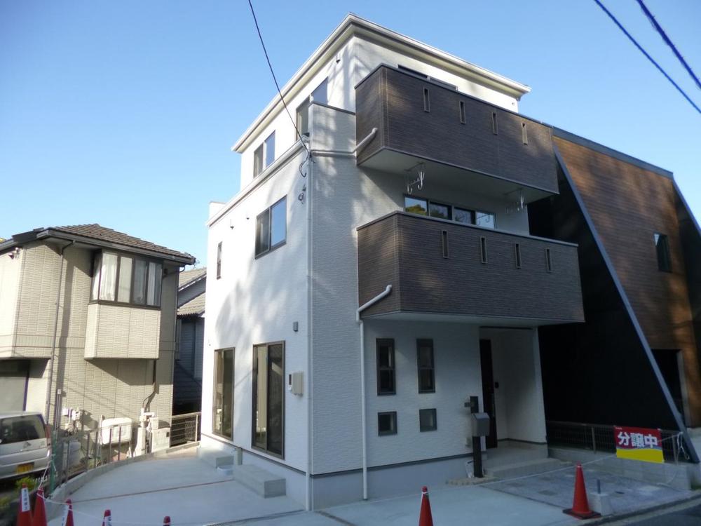 Local appearance photo. Local (April 2013) Shooting