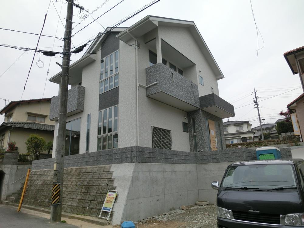 Local appearance photo. Local (12 May 2013) Shooting