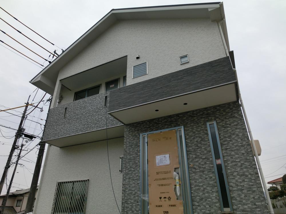 Local appearance photo. Local (12 May 2013) Shooting