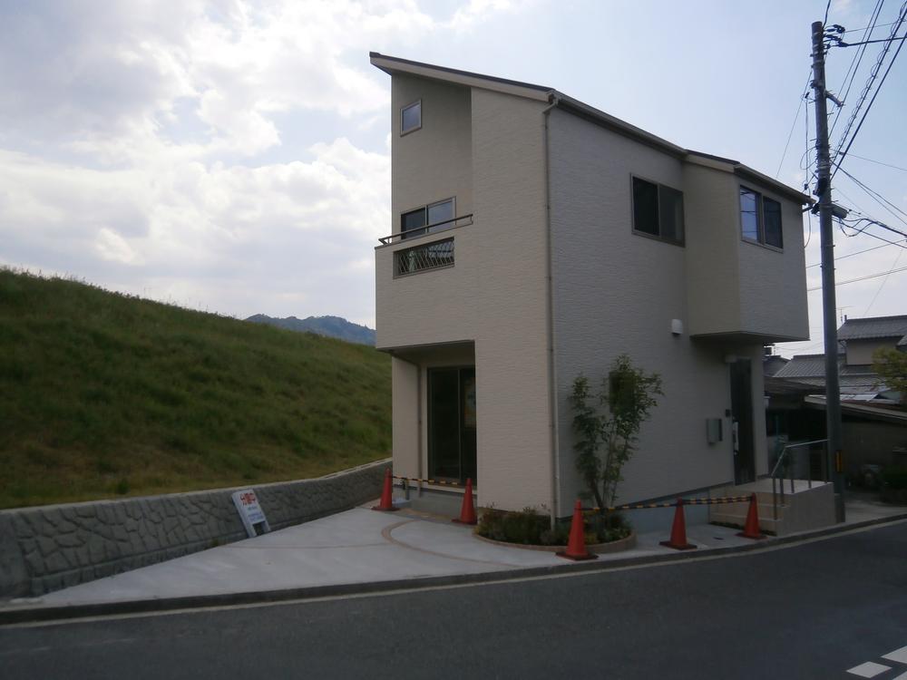 Local appearance photo. Local (April 2013) Shooting