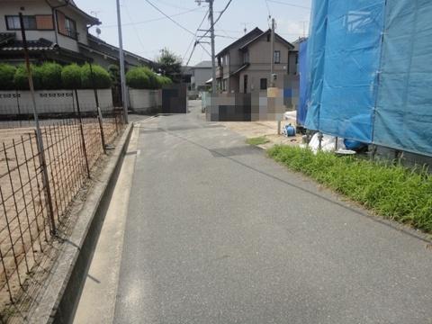 Local photos, including front road. August 6 shooting