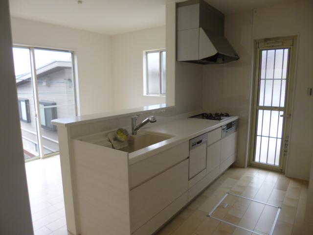 Kitchen. Indoor (12 May 2013) Shooting