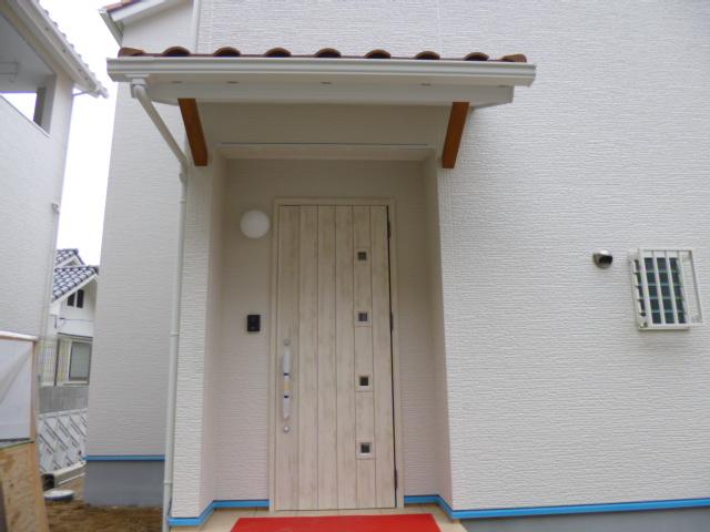 Entrance. Local (12 May 2013) Shooting