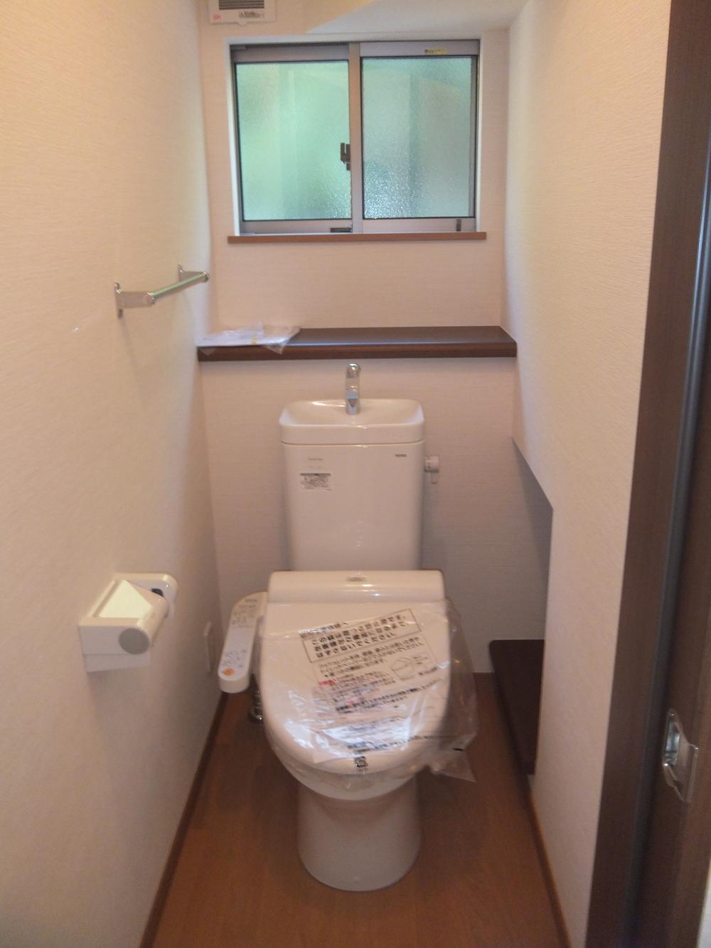 Toilet. Indoor (10 May 2013) Shooting