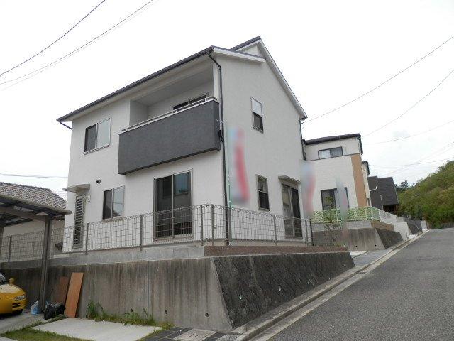 Local appearance photo.  Completion is settled. 