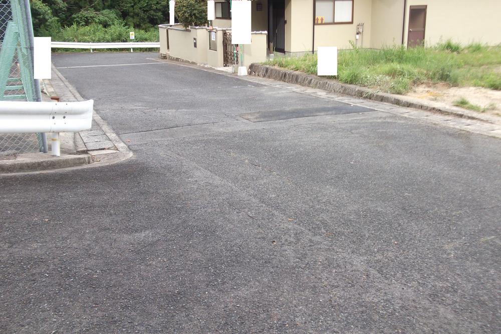 Local photos, including front road. Local (August 2013) Shooting