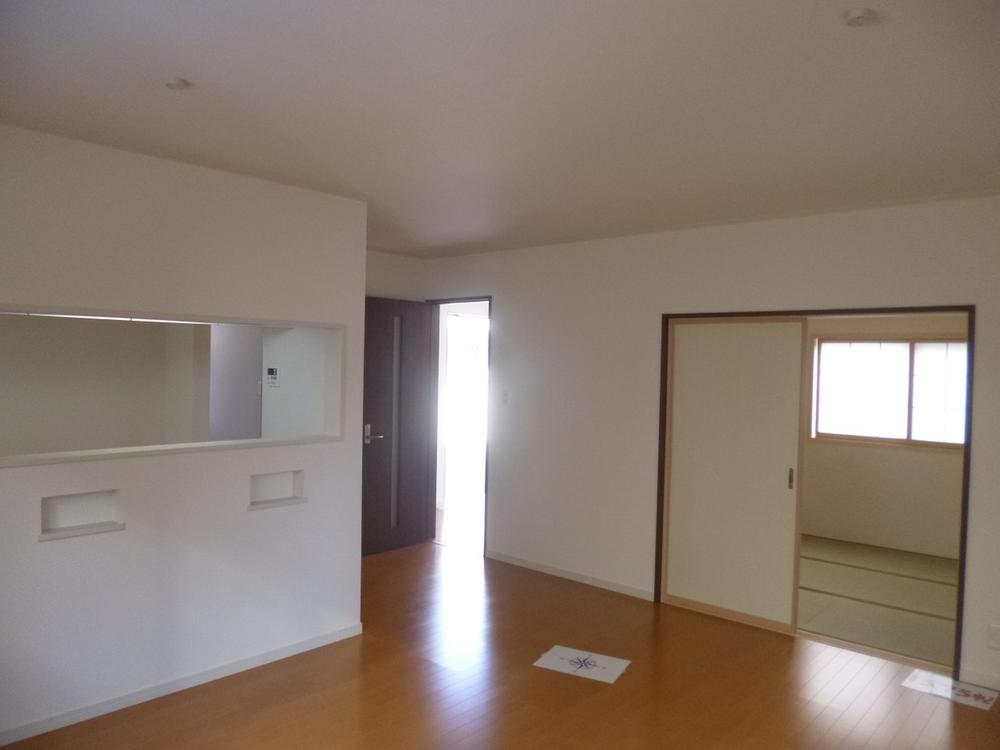 Living. (September 2013) Shooting