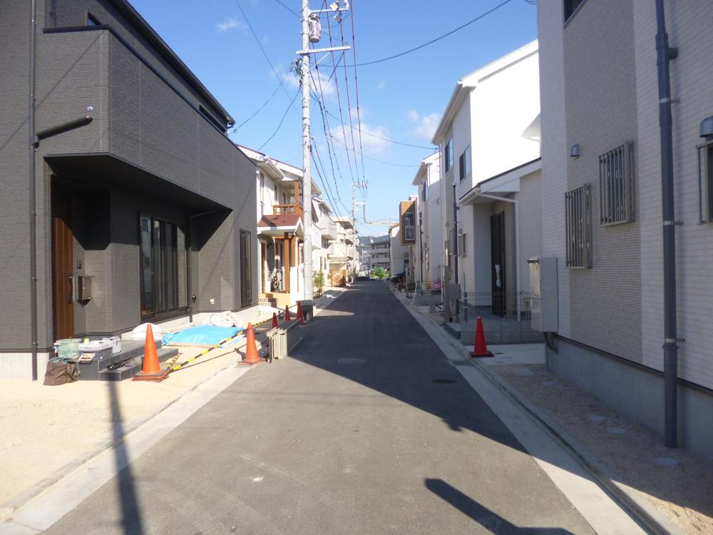 Local photos, including front road. (September 2013) Shooting