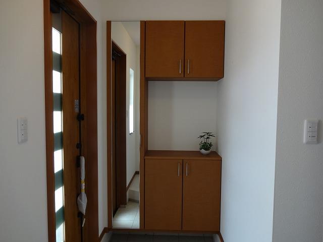 Receipt. Mirror is also there in the shoes cloak beside, Outing also check before grooming