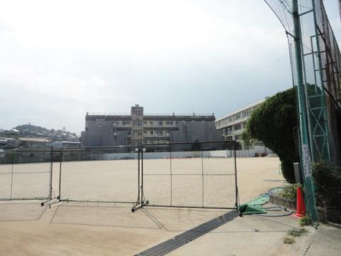 Primary school. 1164m to safety elementary school