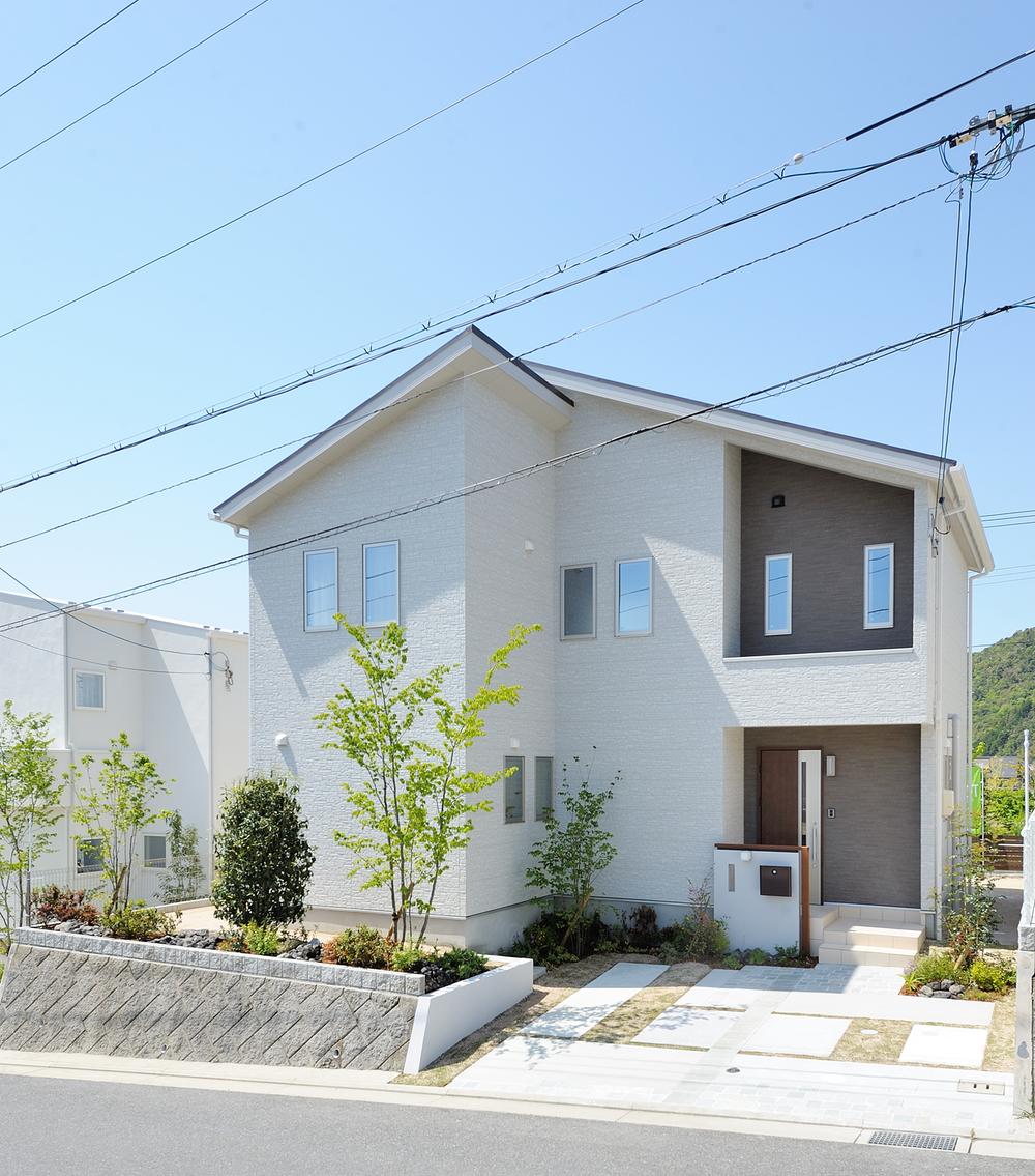 Local appearance photo. I was taking advantage of the goodness of the free design, Simple yet live a playful. The view from the loft like retreat is perfect for starry sky viewing. 