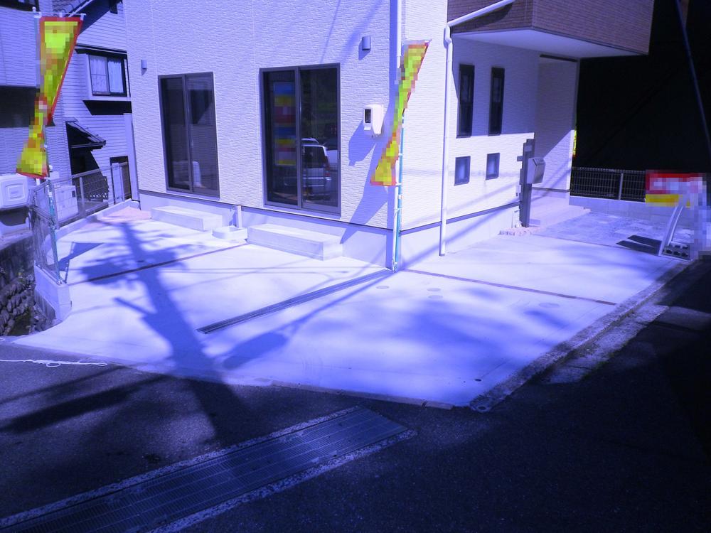 Local photos, including front road. Local (August 2013) Shooting