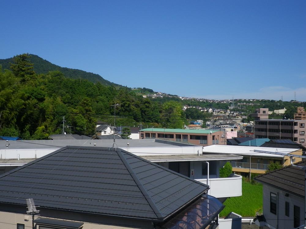 View photos from the dwelling unit. View from the site (August 2013) Shooting