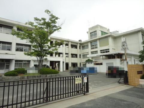 Primary school. Nagatsukanishi until elementary school 822m