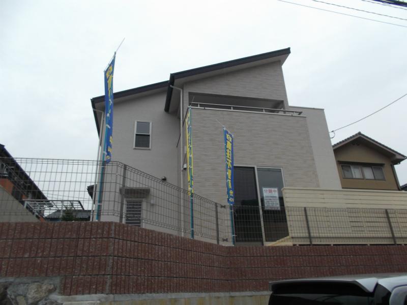 Local appearance photo. Appearance of calm in which the white tones