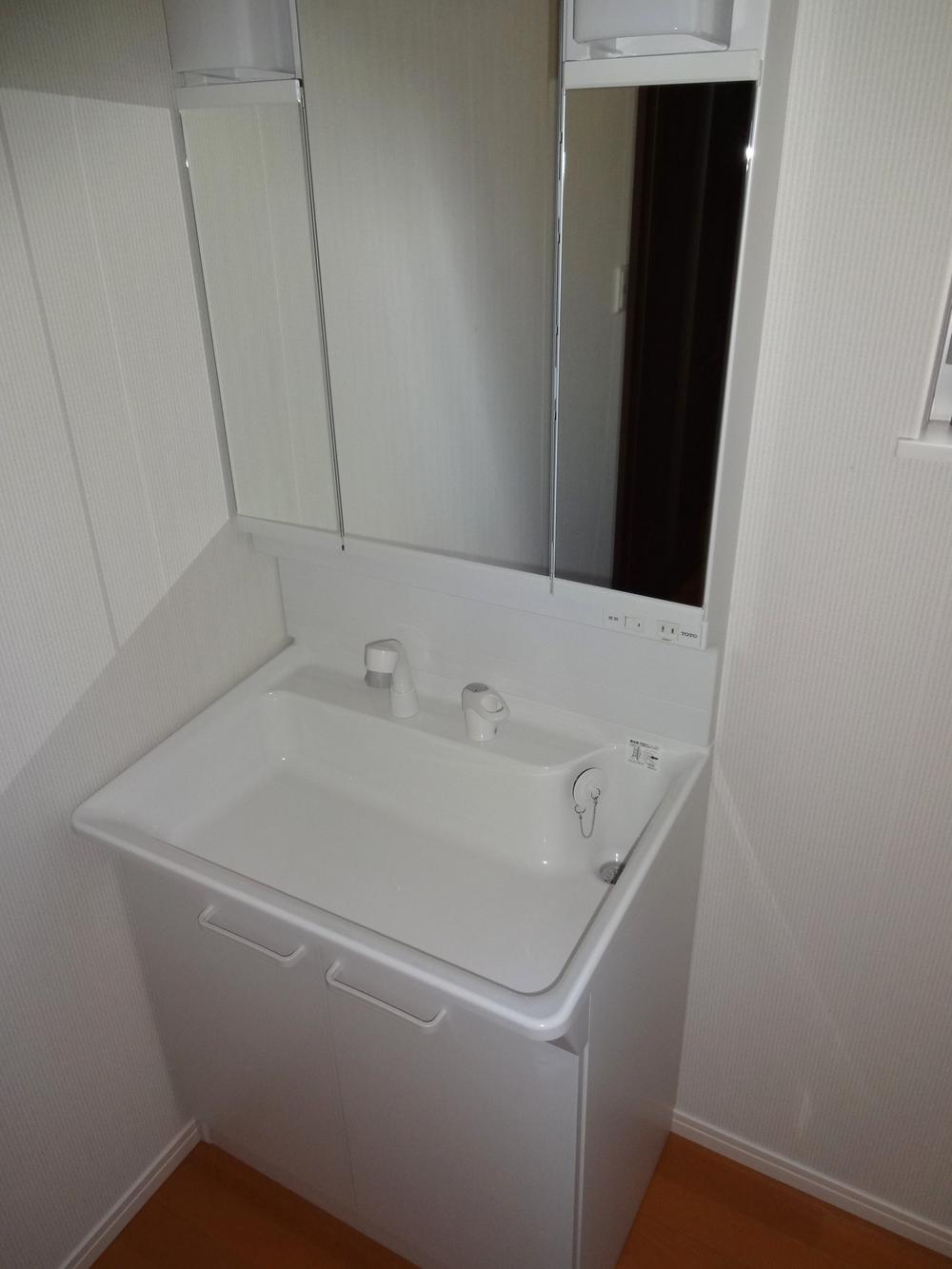 Wash basin, toilet. Indoor (September 2013) Shooting