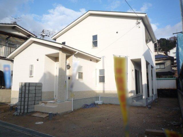 Local appearance photo. A quiet residential area